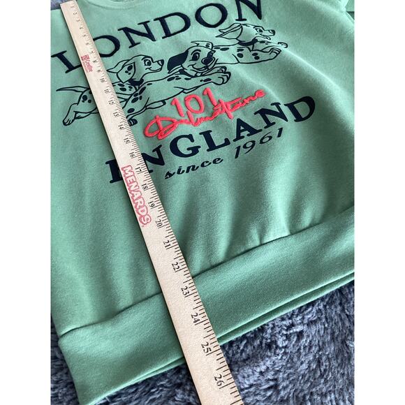 Disney Character Embroidery 101 Dalmatian London England Sweatshirt Green Small - Picture 7 of 10